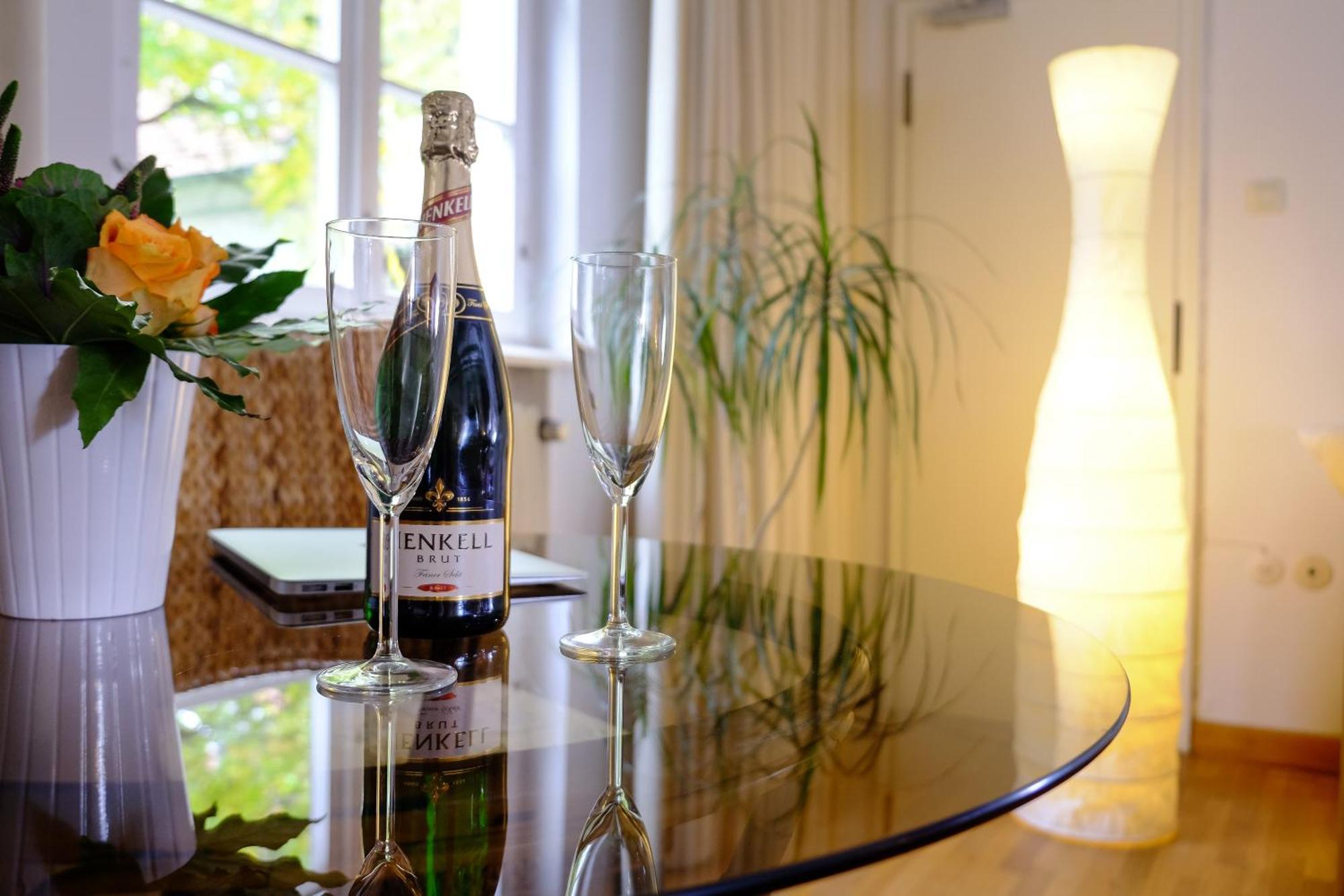 Rhein River Guesthouse - Direkt Am Rhein Leverkusen Zewnętrze zdjęcie