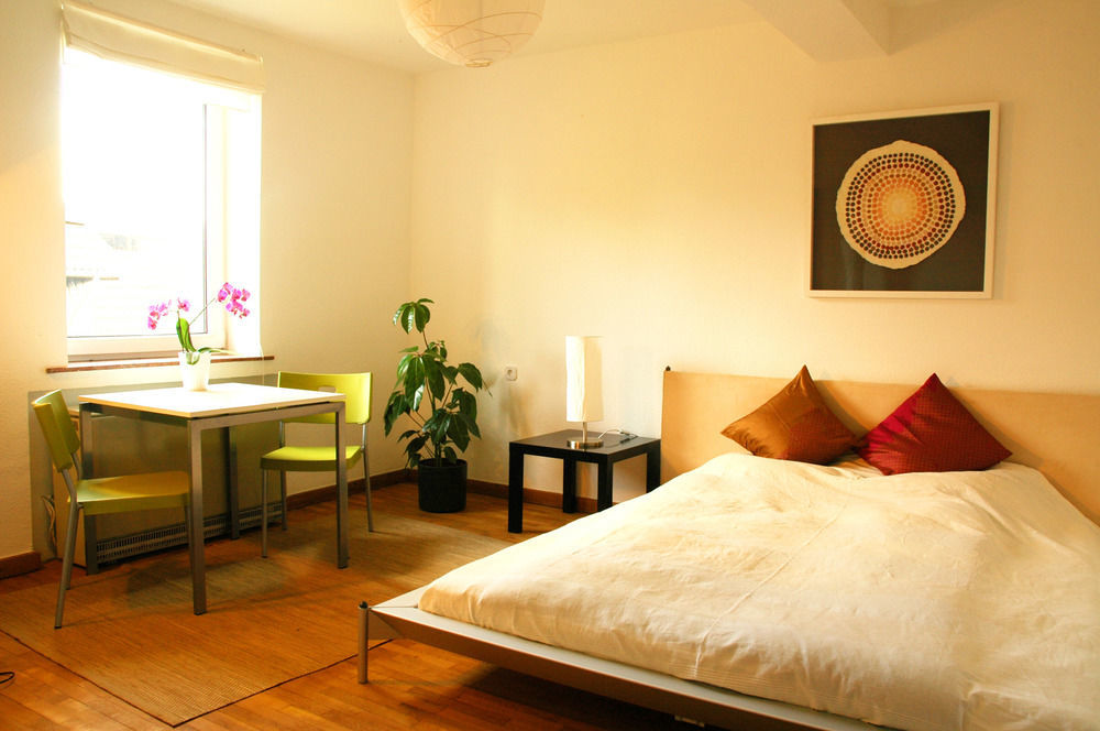 Rhein River Guesthouse - Direkt Am Rhein Leverkusen Zewnętrze zdjęcie