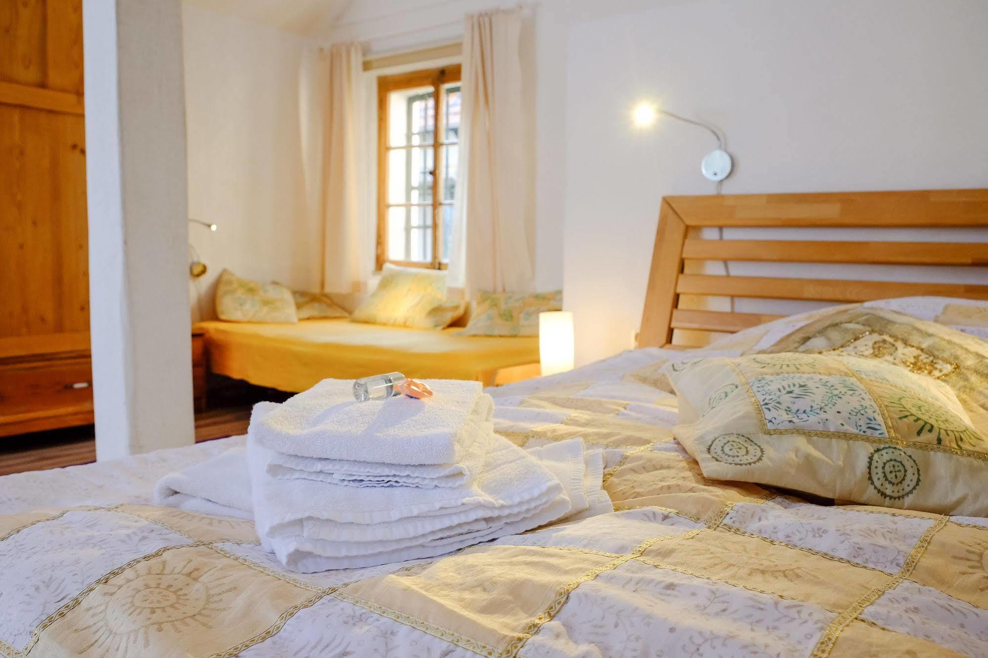 Rhein River Guesthouse - Direkt Am Rhein Leverkusen Zewnętrze zdjęcie