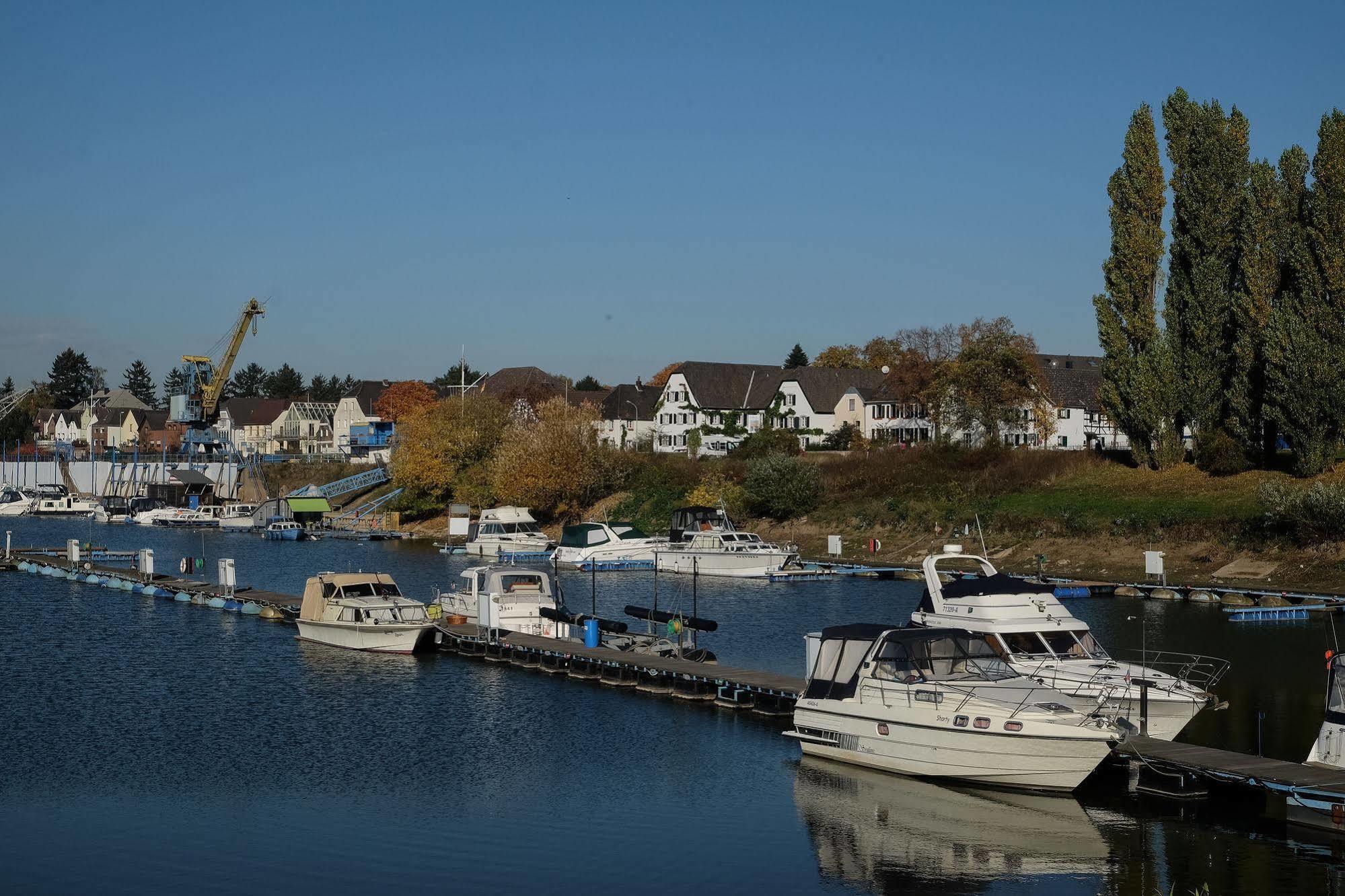 Rhein River Guesthouse - Direkt Am Rhein Leverkusen Zewnętrze zdjęcie