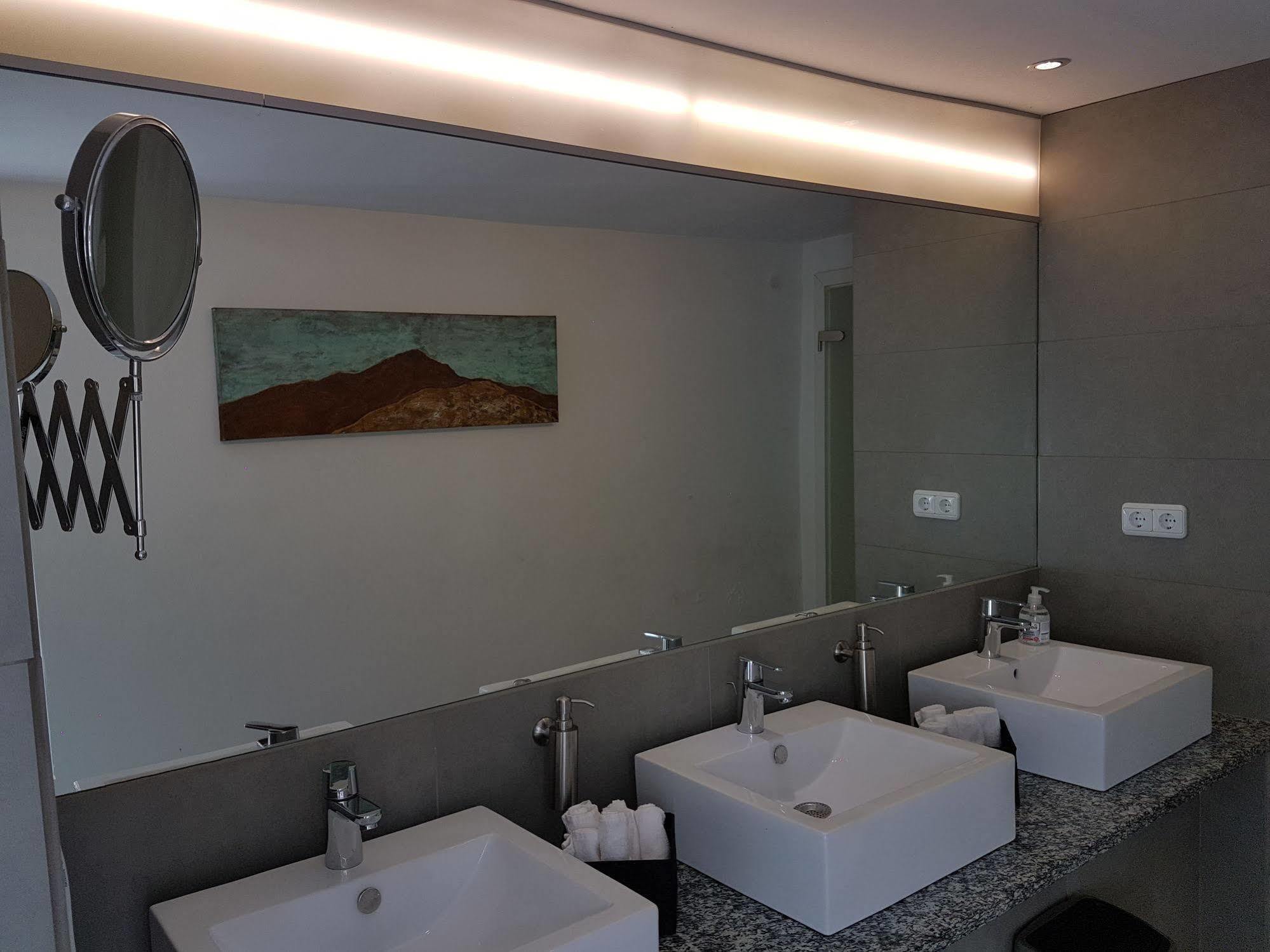Rhein River Guesthouse - Direkt Am Rhein Leverkusen Zewnętrze zdjęcie